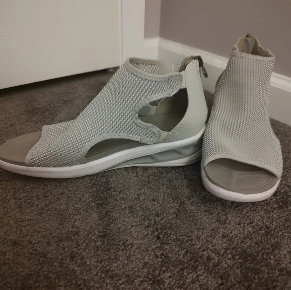 Jbu women shoes - Picture 2 of 4